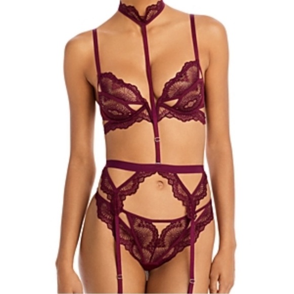 Thistle & Spire Kane Garter & Choker - Picture 4 of 4